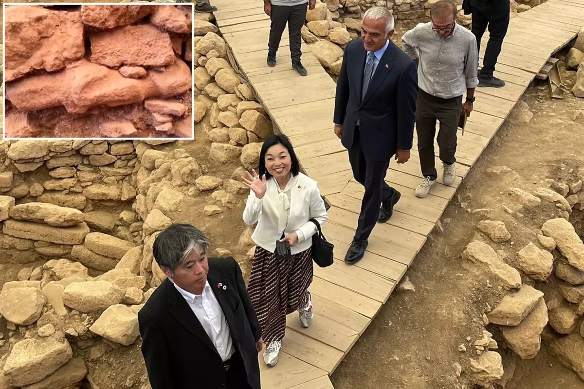 bakan ersoy gobeklitepede neolitik cagin rituellerine isik tutacak insan heykeli bulundu hv1rW3Hs