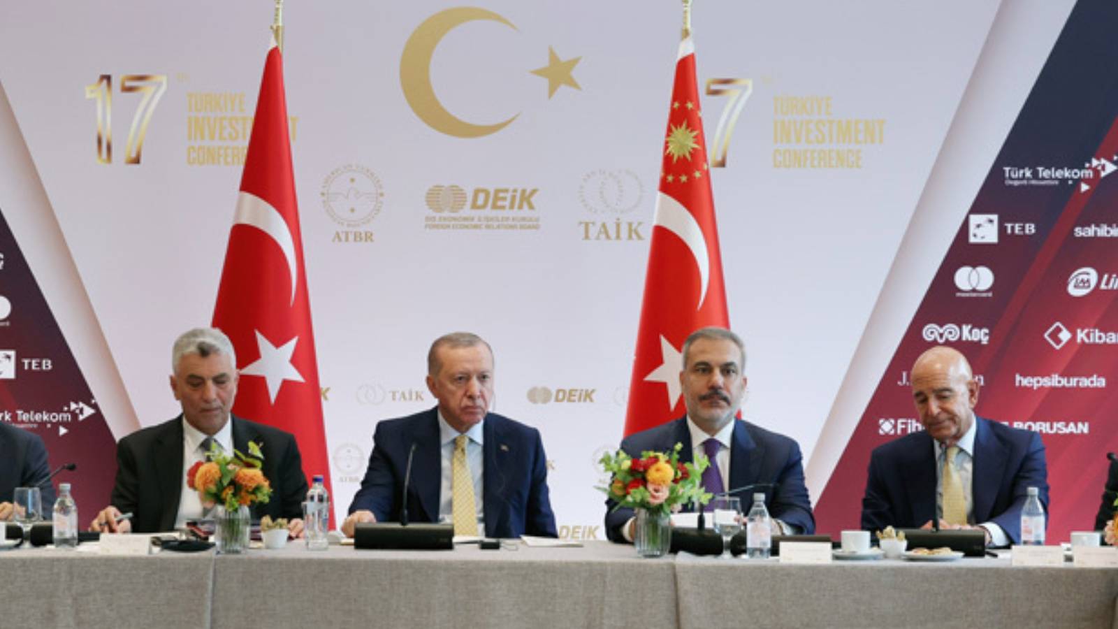 cumhurbaskani erdogan abd ile savunma sanayii is birligimizin engel ve kisitlamalardan bir an evvel kurtarilmasi lazim DFkF7qkt