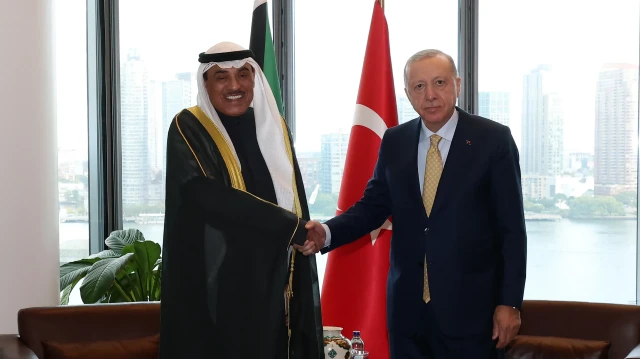 cumhurbaskani erdogan kuveyt veliaht prensi halid es sabahi kabul etti c4vamiwi