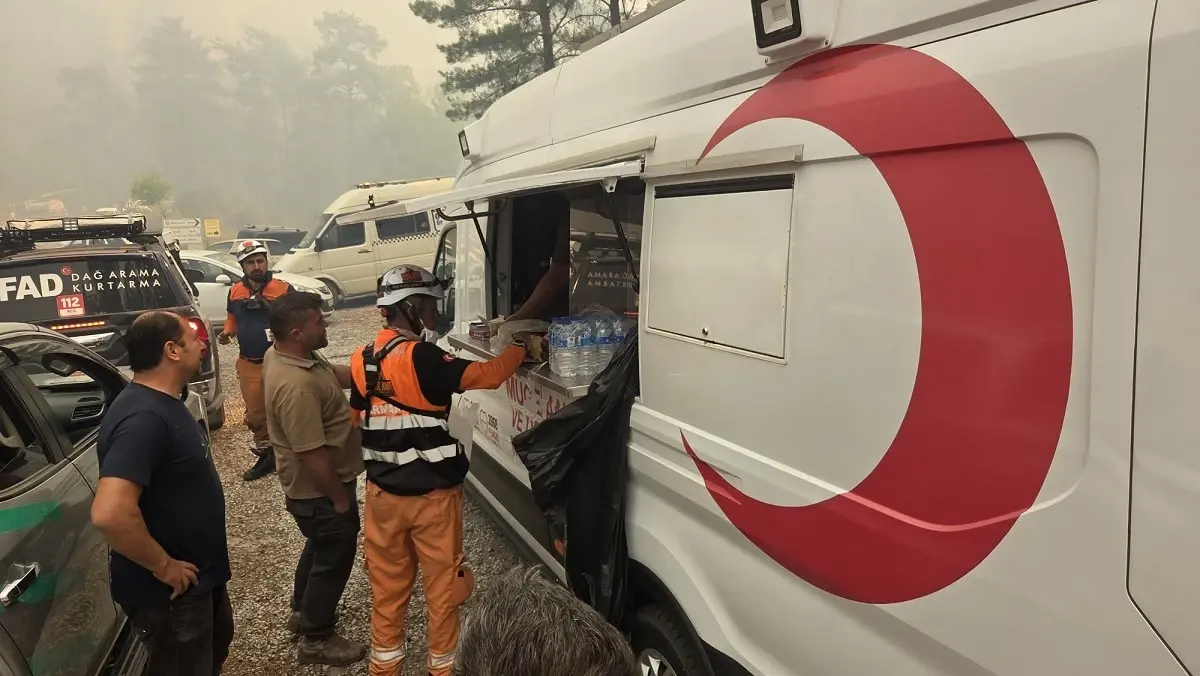 kizilaydan yangin mudahalesine destek YhkgvIWS