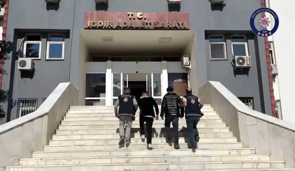 igdirda duzensiz gocmen operasyonu 10 afgan yakalandi E7rOb5Gy.jpg