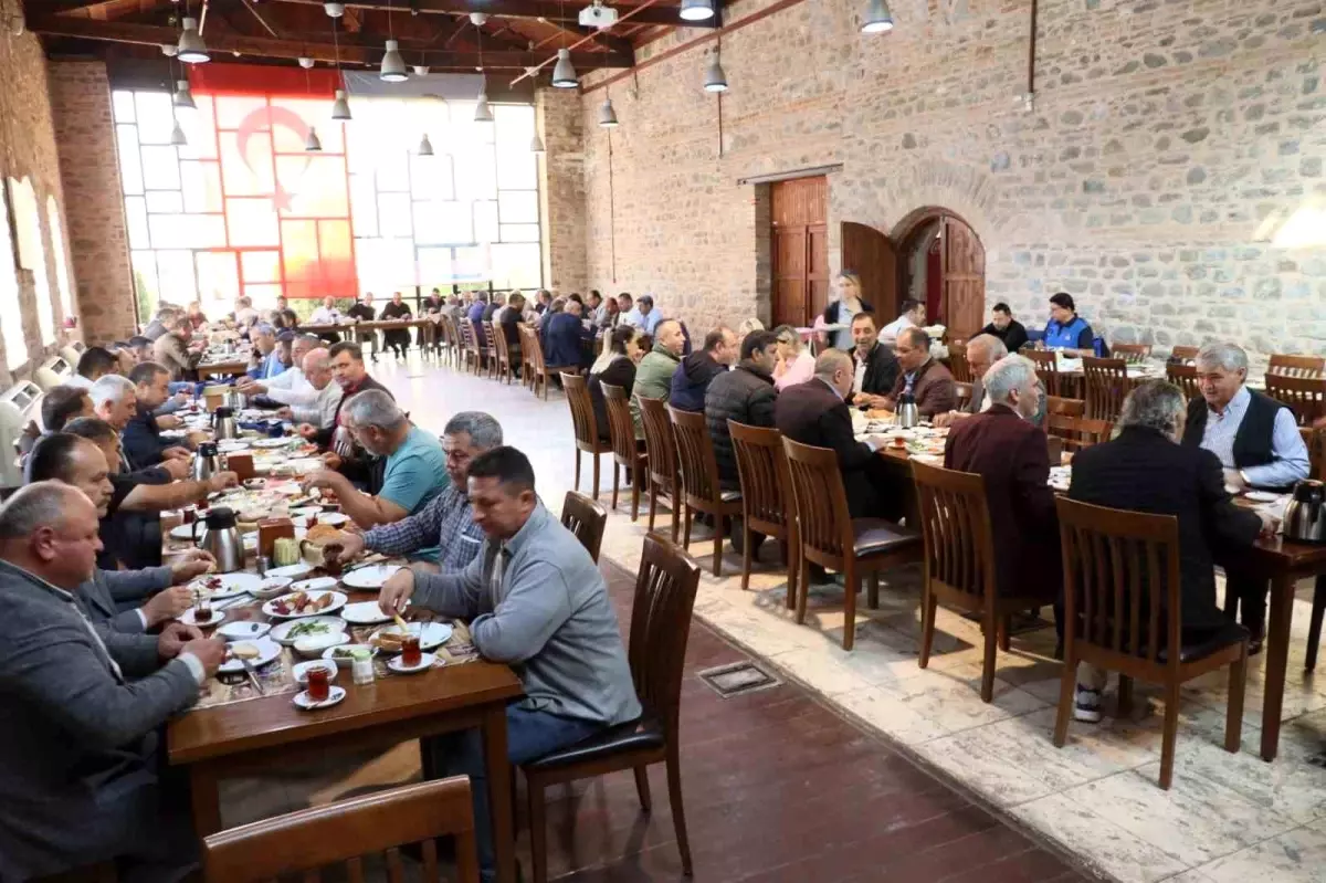 nazilli belediye baskani tetik muhtarlar gununde ekonomik basarilari anlatti Zw8tOmWU.jpg