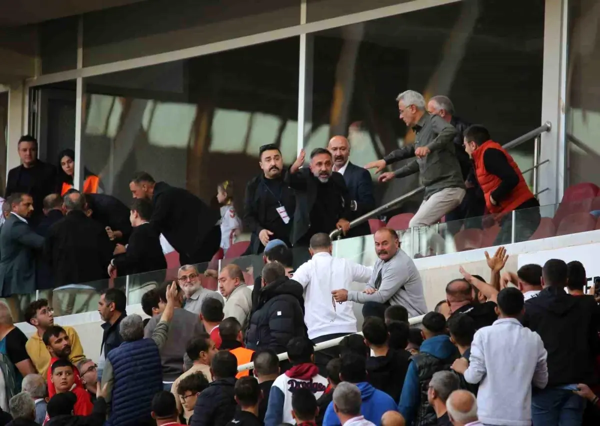 sivassporda baskan taraftarla tartisti 5f8EiTqR