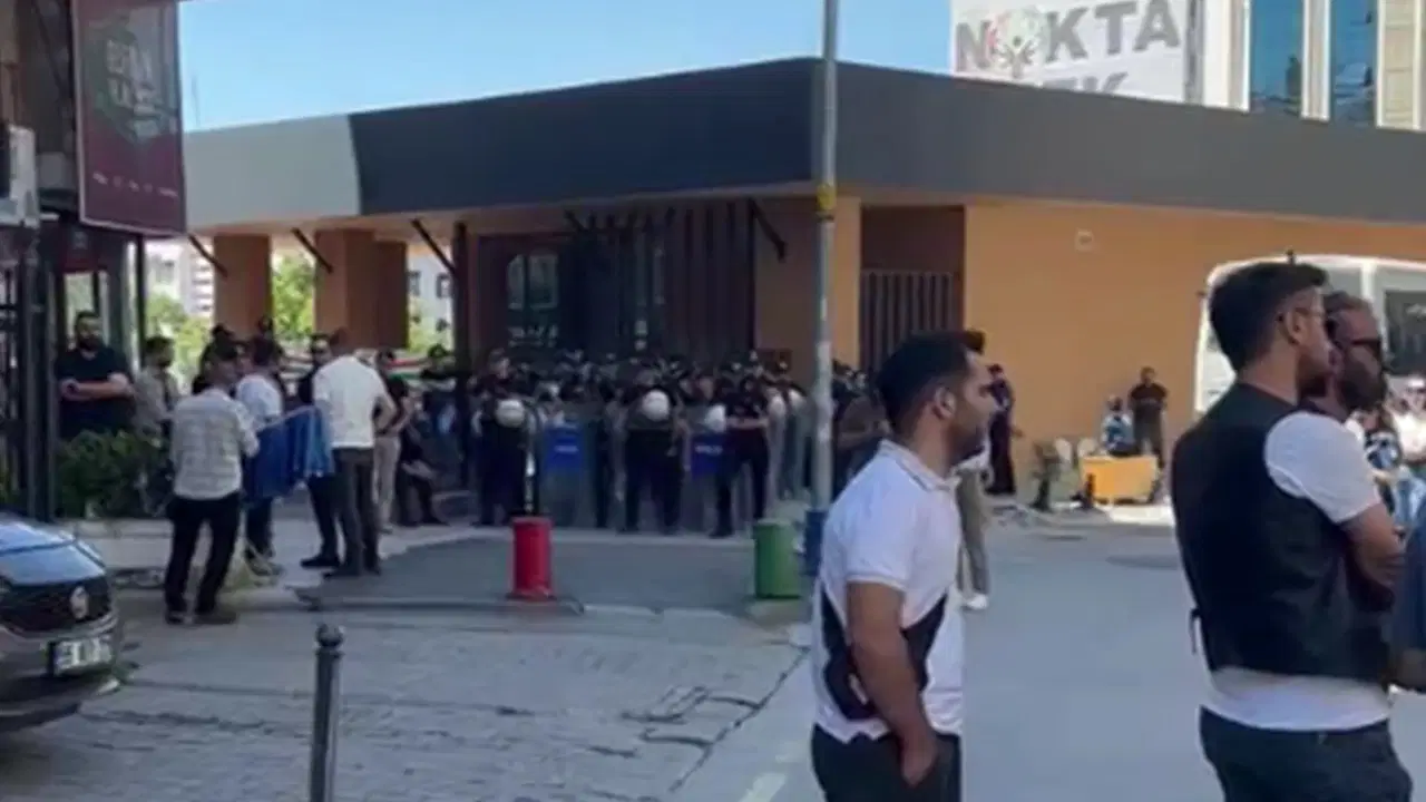 Ankara’da öğretmenlere yine polis ablukası!